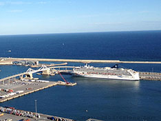 Barcelona adossat port docks