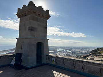 chateau de la colline de Montjuic